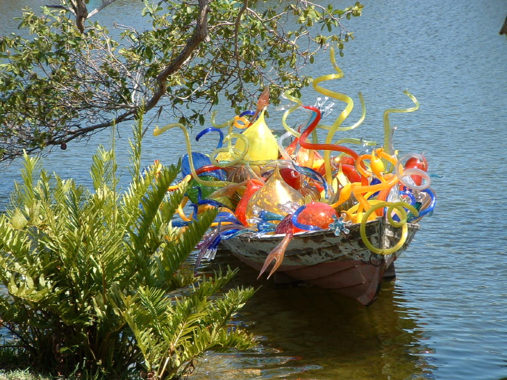 DALE CHIHULY at Fairchild_09[1].JPG