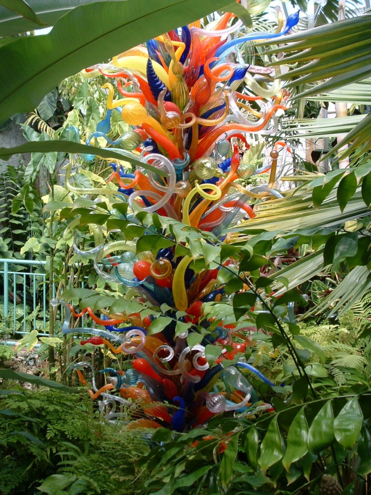 DALE-CHIHULY-Fairchild-Tropical-Garden-installation[1].jpg